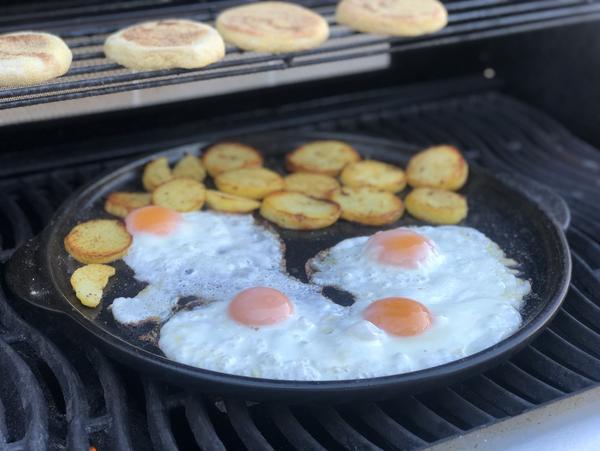 Eier und Kartoffeln für Rezept Frühstück vom Rockcrok Grillstein von Pampered Chef® 