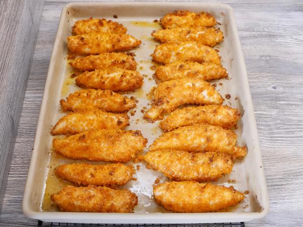 Filets fertig gebacken für Chicken Fingers vom grossen Ofenzauberer