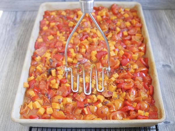 Tomaten gebacken für Rezept Shakshuka vom großer Ofenzauberer plus von Pampered Chef® 
