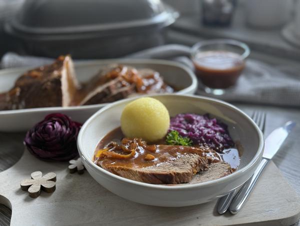 Rinderbraten mit Zwiebelsoße Rezept Rinderbraten mit Zwiebelsoße Rezept - Ofenmeister - Pampered Chef®