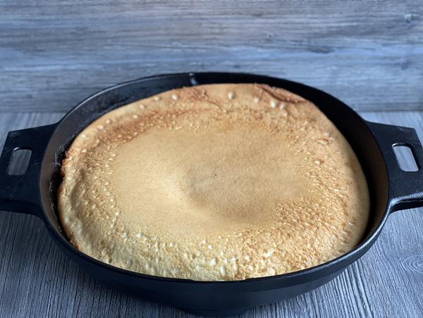 Teig gebacken für Rezept Ofenpfannkuchen Dutch Baby aus der Gusspfanne von Pampered Chef® 