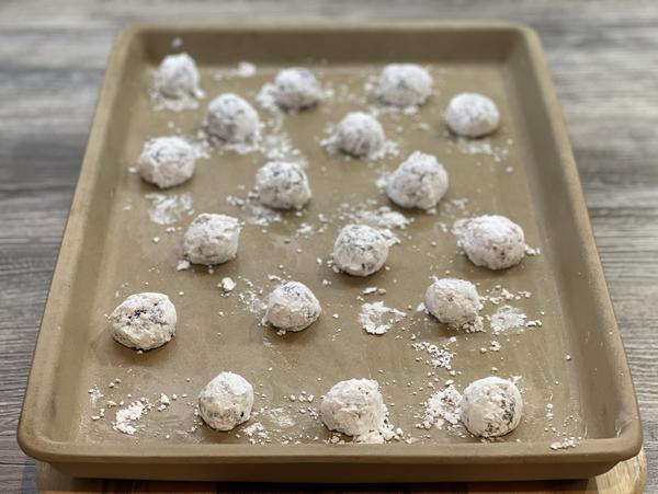 Kekse ungebacken für Rezept Chocolate-Crinkle-Cookies vom großen Ofenzauberer