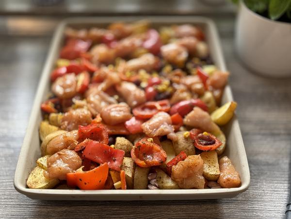Feierabendblech 1 Rezept - Hähnchenfleisch Hähnchefleisch auf Gemüse - Hähnchen mit Kartoffeln und Gemüse - Großer Ofenzauberer