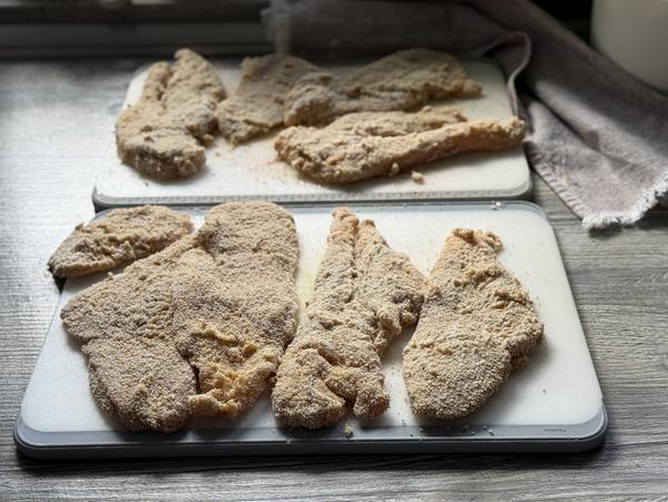 Hähnchenschnitzel Rezept - Schritt 1 Panierte Schnitzel - Hähnchenschnitzel Rezept - Großer Ofenzauberer