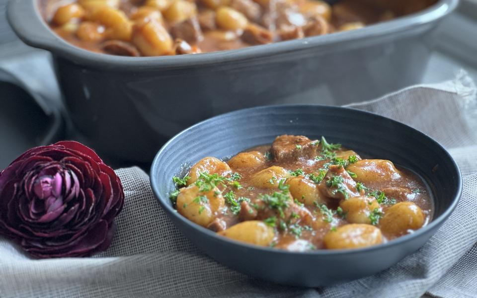 Rezept Gulasch-Gnocchi-Topf - Ofenmeister - Pampered Chef®