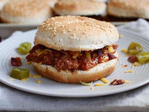 Burger auf Teller für Rezept Sloppy Joe Burger vom großer Ofenzauberer von Pampered Chef® 