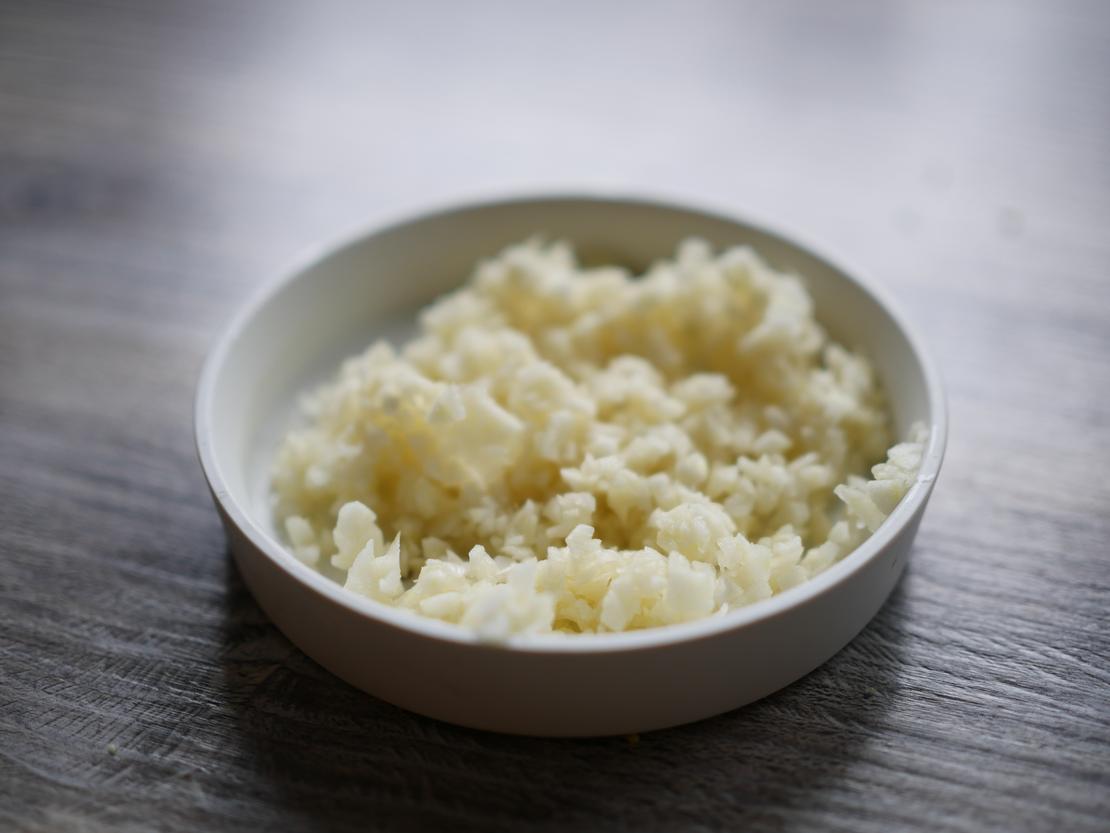 Gehackter Knoblauch mit dem Super Hacker von Pampered Chef® 