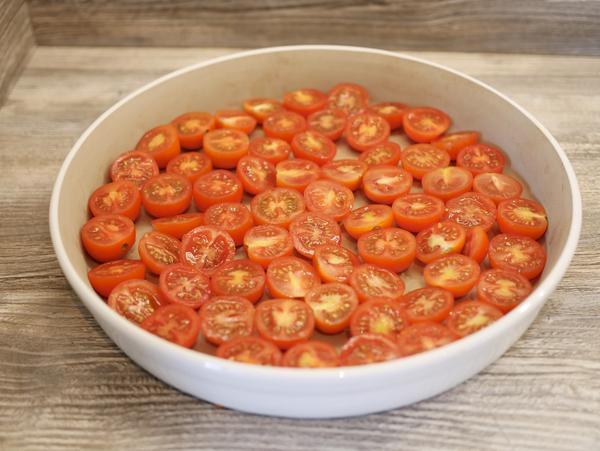 Tomaten in Backform für Rezept Mondschein-Tomaten aus der runden Ofenhexe® 