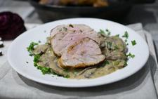 Fleisch mit Champignons für Rezept Schweinefilet aus der gusseisernen Pfanne von Pampered Chef® 