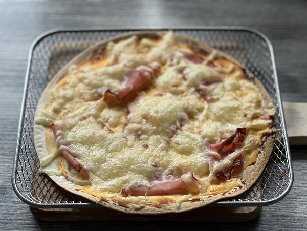 Pizza gebacken - Rezept Blitz Schinken Pizza - Deluxe Air Fryer - Pampered Chef® 