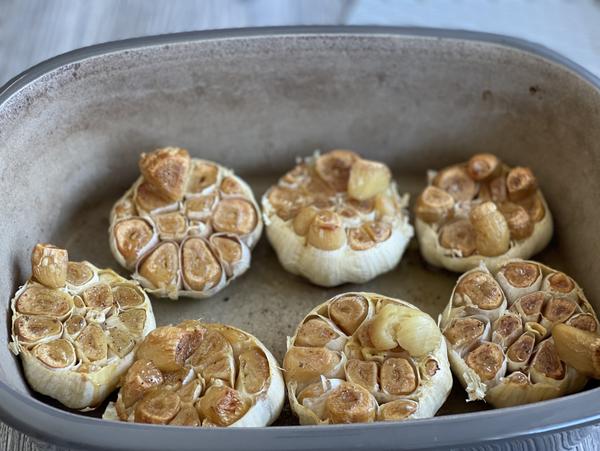 Knollen gebacken für Rezept gerösteter Knoblauch aus dem Ofenmeister von Pampered Chef® 