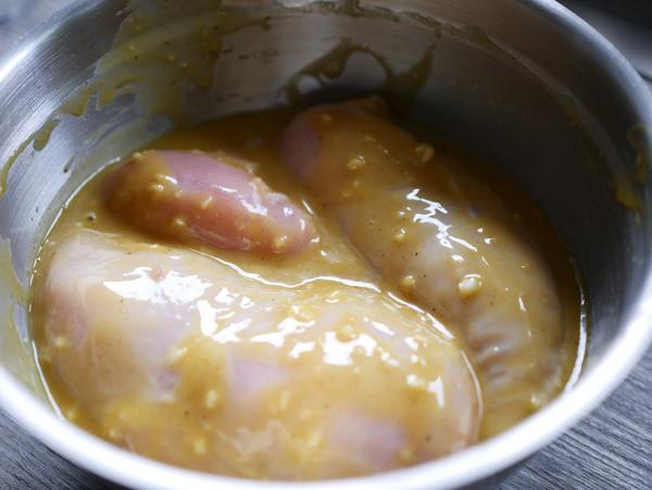 Fleisch mariniert für Rezept Honig Senf Hähnchen vom großen Ofenzauberer