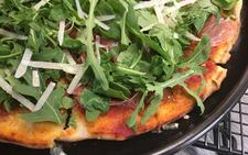 Pizza vom Grillstein von Pampered Chef® - Nahaufnahme
