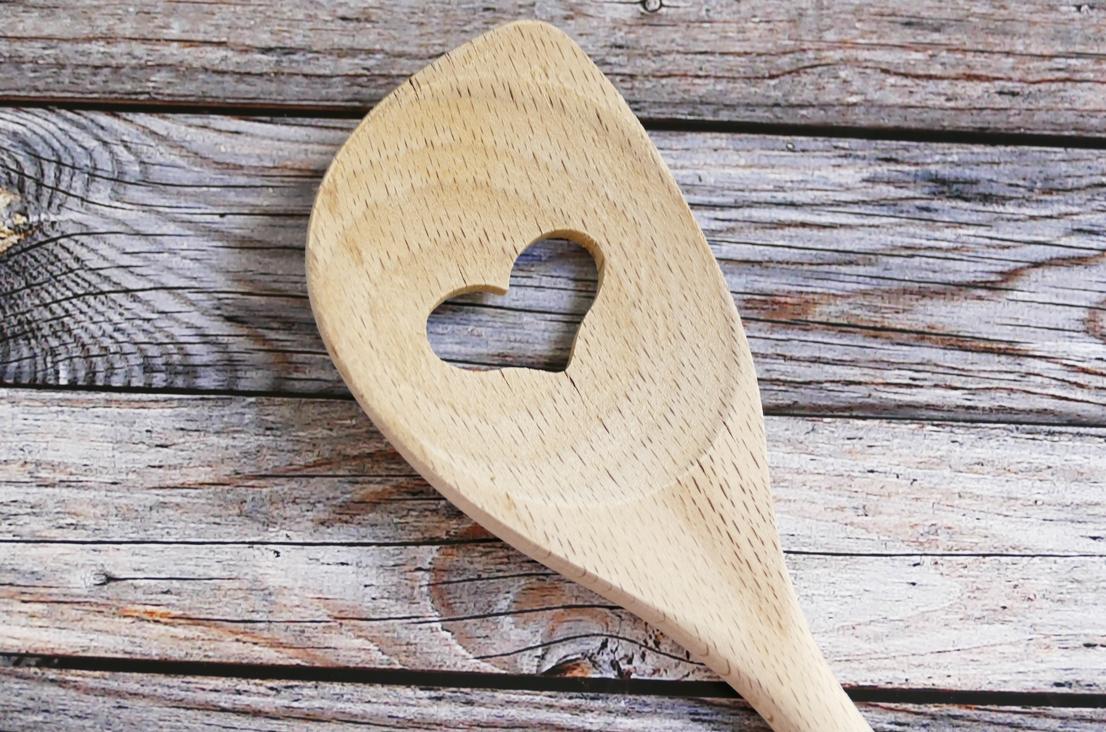 Holzlöffel mit Herz Holzlöffel mit Herz in der Löffel-Fläche