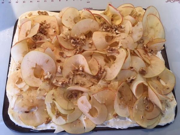 Sußer Flammkuchen vom Zauberstein von Pampered Chef® - Apfelscheiben ungebacken 