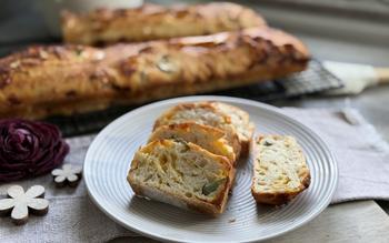 Jalapeno-Cheddar-Baguette Rezept - Pampered Chef® - Kuchenform für Nummern