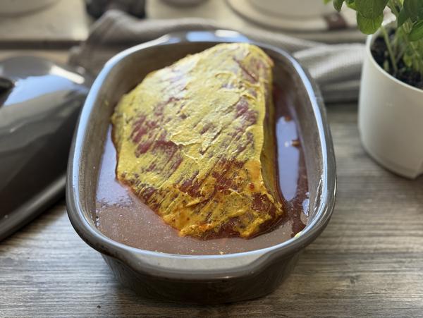 Rinderbraten mit Zwiebelsoße Rezept - Schritt 4 Fleisch mit Soße - Rinderbraten mit Zwiebelsoße Rezept - Ofenmeister