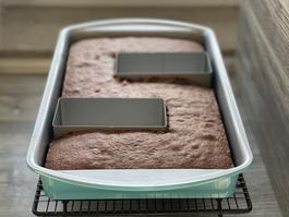 Kuchen gebacken in Backform für Rezept Letter Cake aus der Carbon Backform von Pampered Chef® 