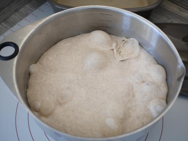 Teig gegangen für Rezept Artisan Brot im Ofenmeister von Pampered Chef® 