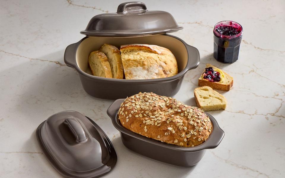 Kleiner und Großer Ofenmeister von Pampered Chef im Größenvergleich