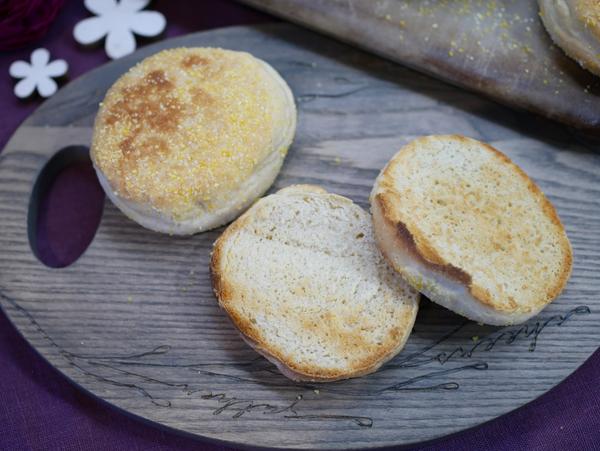 Toasties auf Holzrett aufgeschnitten für Rezept Toasties vom Zauberstein von Pampered Chef® 