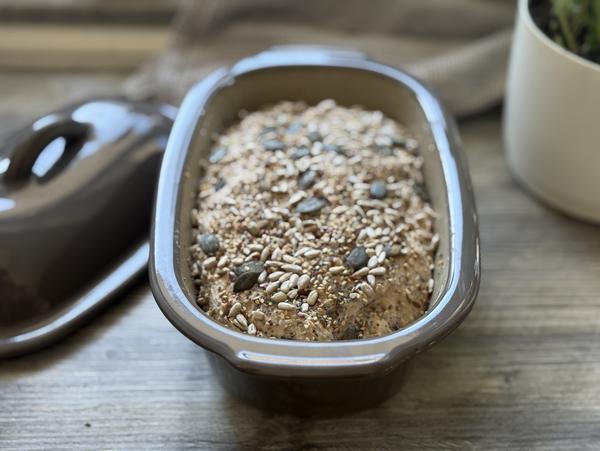 Vollkornbrot Rezept - Schritt 2 Teig in Backform - Vollkornbrot Rezept - Kleiner Zaubermeister - Pampered Chef®