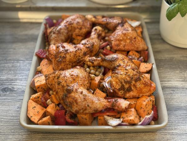 Hähnchen-Kartoffel-Blech Rezept - Schritt 1 Gericht ungegart - Hähnchen-Kartoffel-Blech Rezept - Großer Ofenzauberer