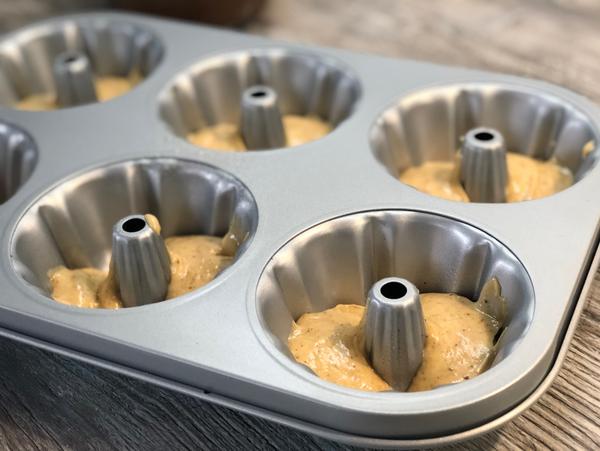 Mini-Marmorkuchen aus Mini-Gugelhupf aus Pampered Chef® - Teig ungebacken