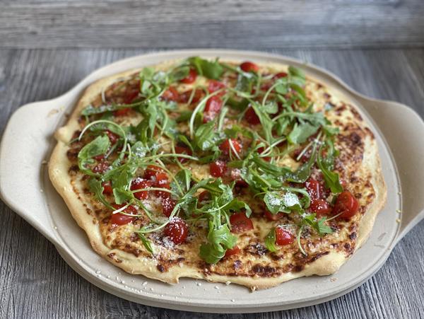 Pizza belegt und gebacken für Rezept Pizza Bianco vom Pizzazauberer von Pampered Chef® 