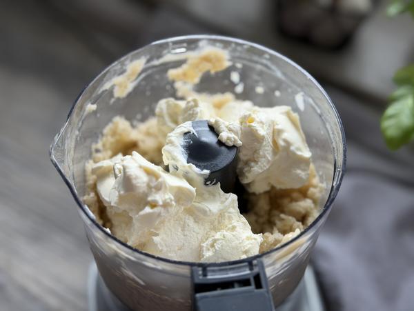 Bananeneis-Tiramisu - Mascarpone Zerkleinerte Bananen und Mascarpone im Multi-Zerkleinerer von Pampered Chef®