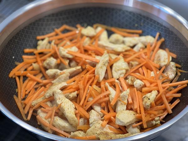 Gemüse angebraten für Rezept gebratener Reis aus der Wokpfanne von Pampered Chef® 