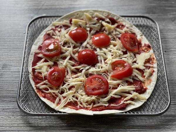 Pizza ungebacken - Rezept Blitz Margherita Pizza - Deluxe Air Fryer - Pampered Chef® 