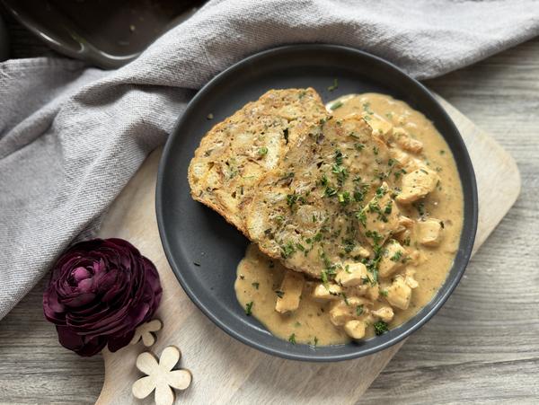 Semmelknödel Rezept - Portion Portion angerichtet für Rezept Semmelknödel aus dem kleinen Ofenmeister