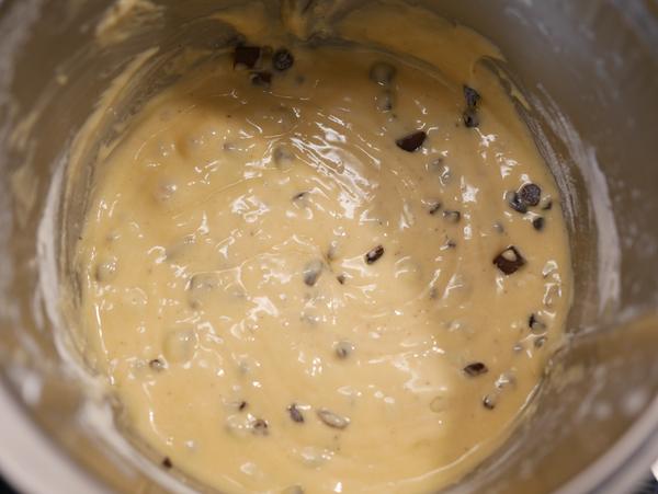Teig in Schüssel für Rezept Ameisen-Kirsch-Kuchen vom großen Ofenzauberer 