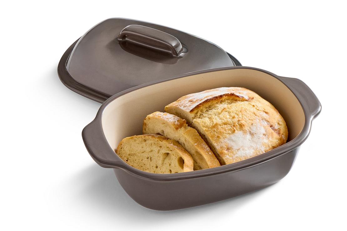 Ofenmeister mit Brot Pampered Chef Ofenmeister von Pampered Chef mit frisch gebackenem Brot