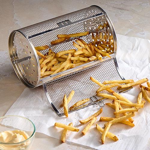 Drehkorb für Deluxe Air Fryer 2 - Pommes Freigestelltes Bild - Gebackene Pommes - Drehkorb Air Fyrer 2