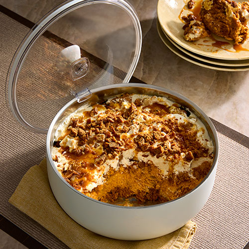 Isolierte Servierschüssel 3,8 Liter - Dessert Isolierte Servierschüssel 3,8 Liter von Pampered Chef® - mit Dessert befüllt