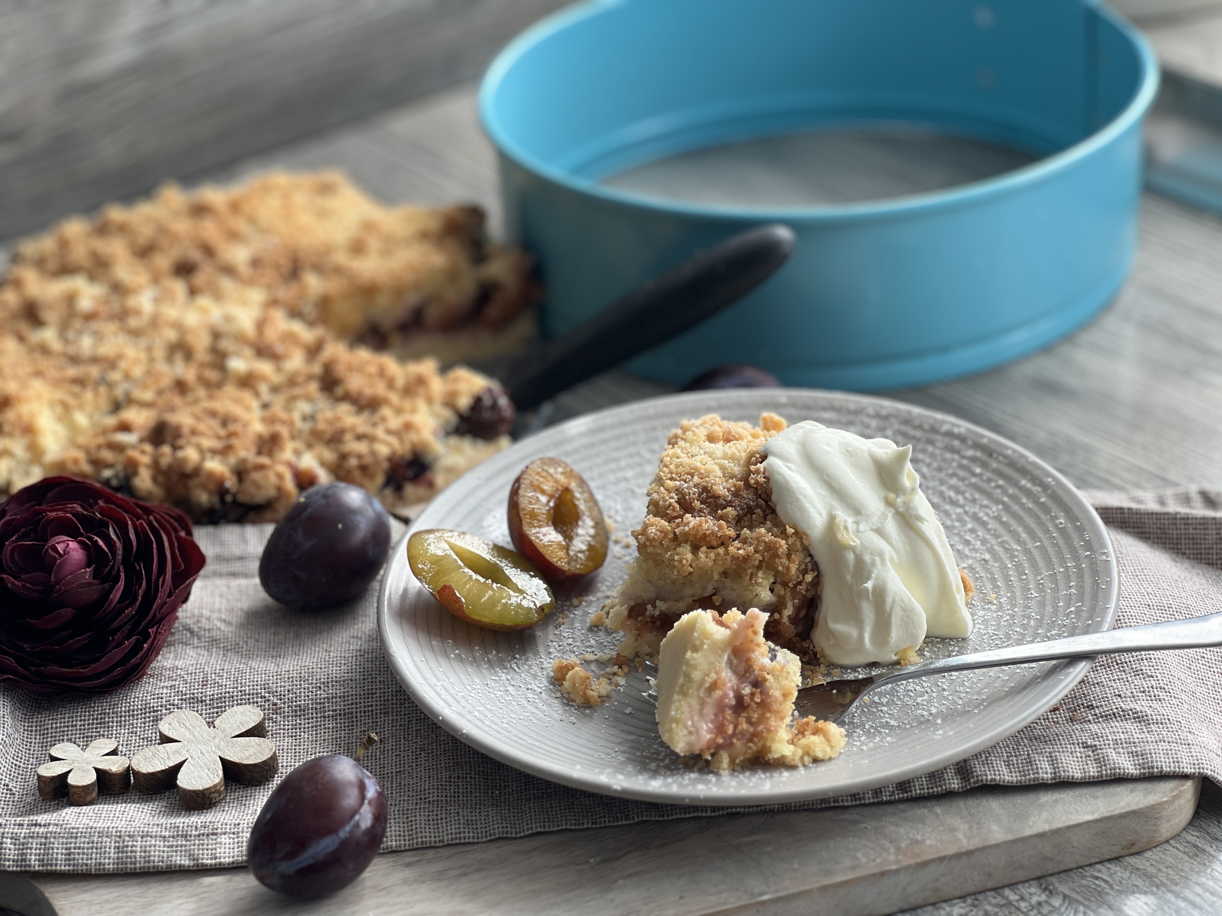 Obstkuchen mit Streuseln