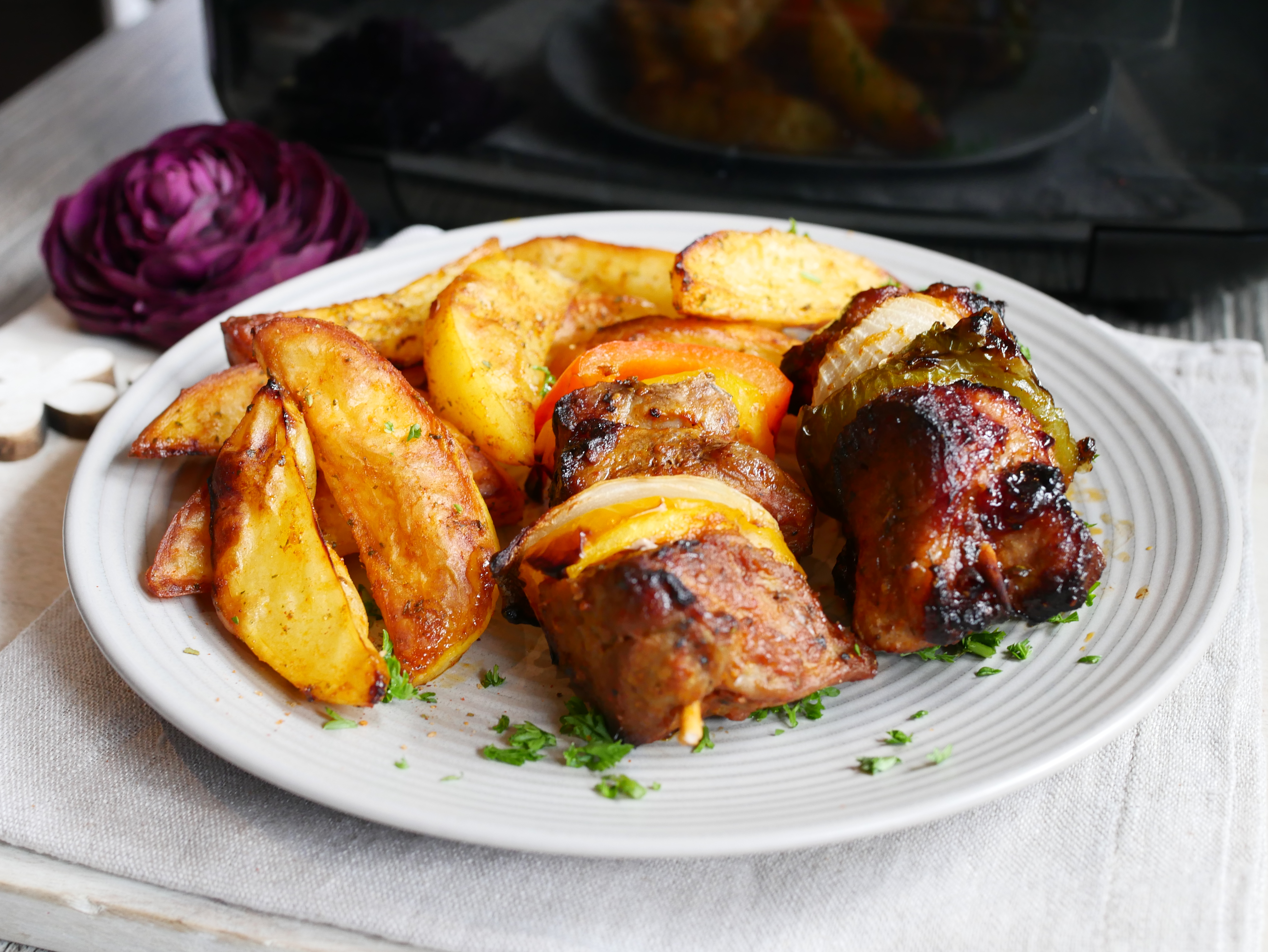 Schaschlik mit Kartoffelspalten