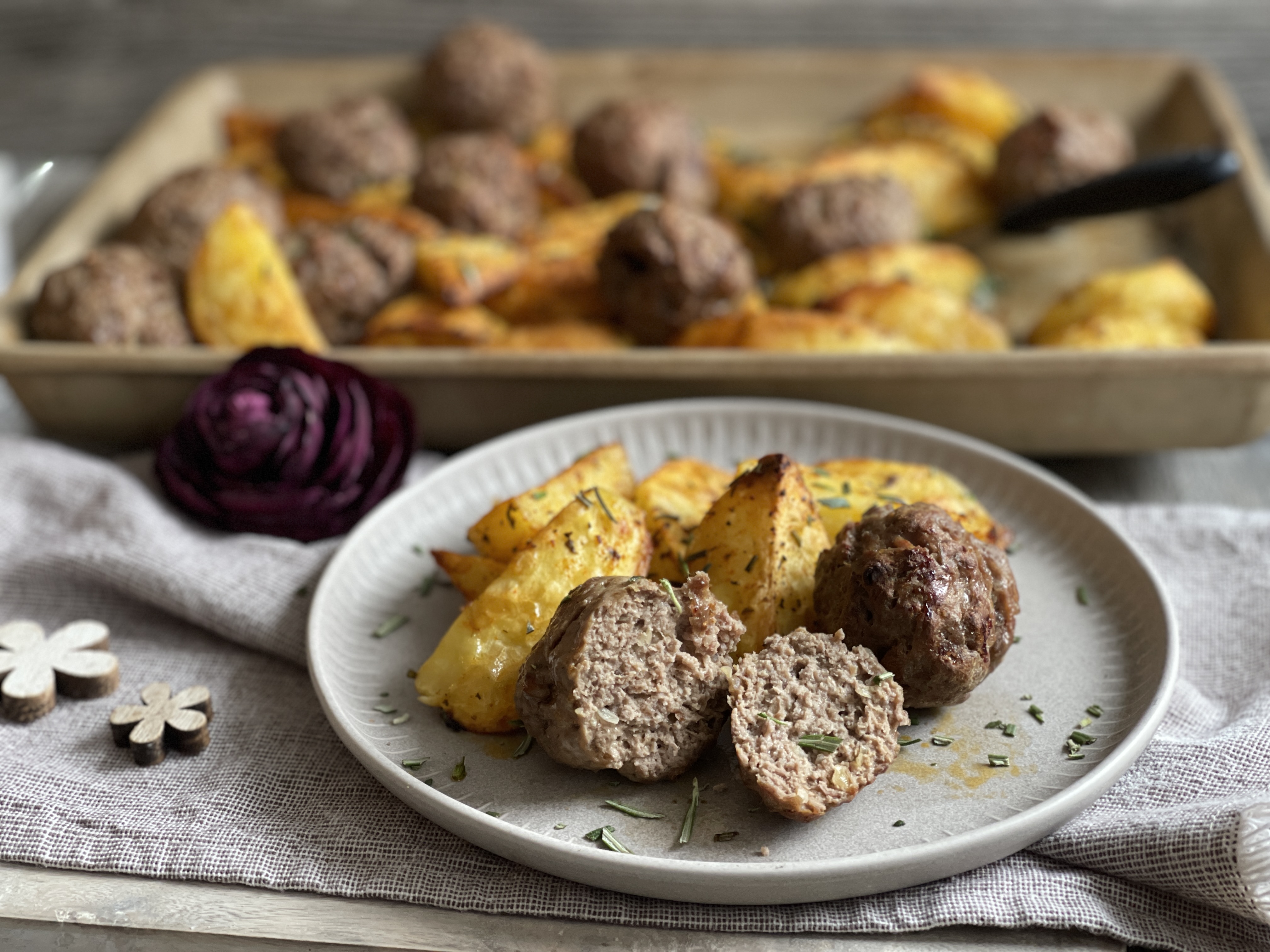 Rosmarinkartoffeln mit Hackbällchen