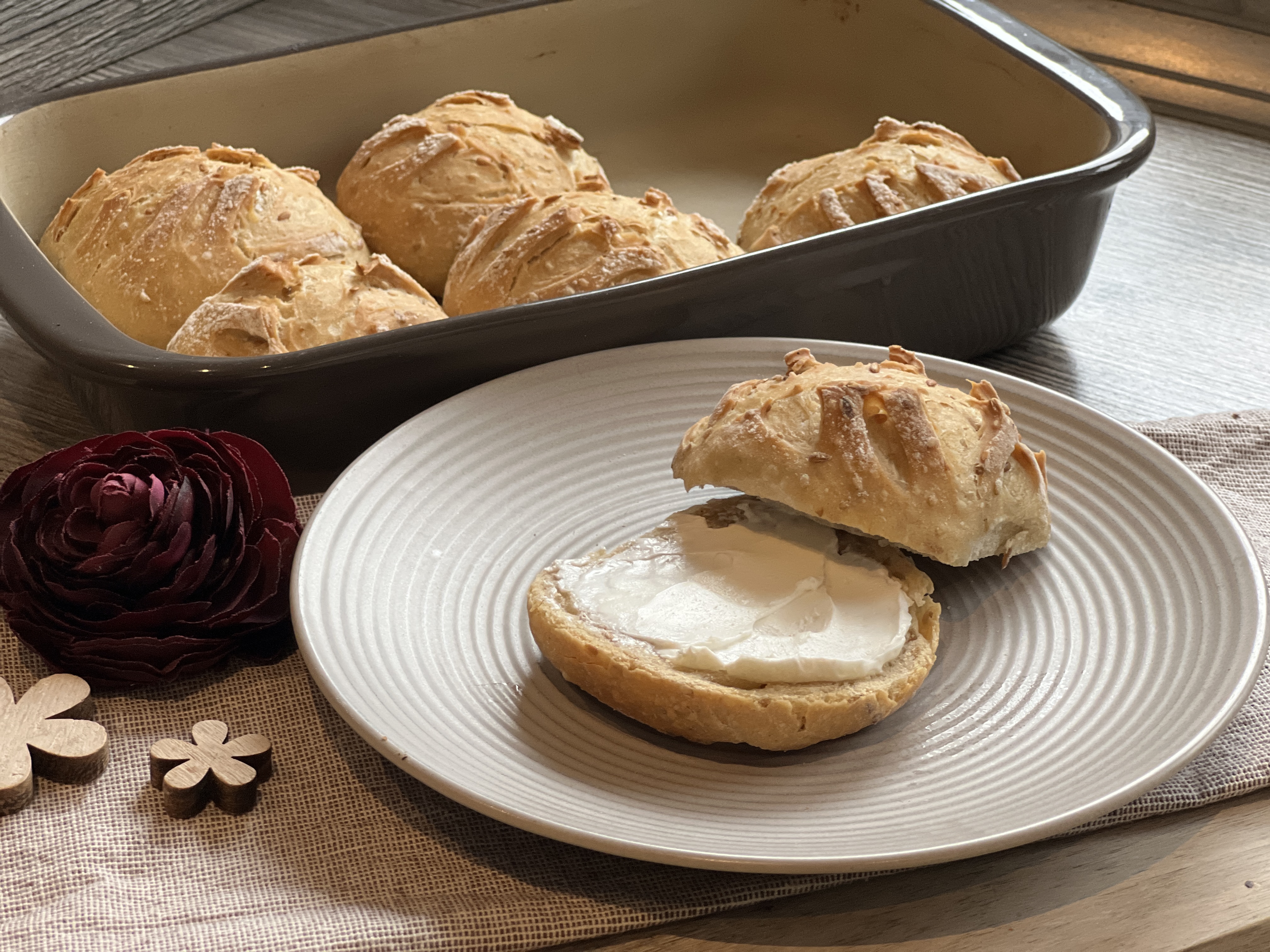 Dinkel-Sesam-Brötchen