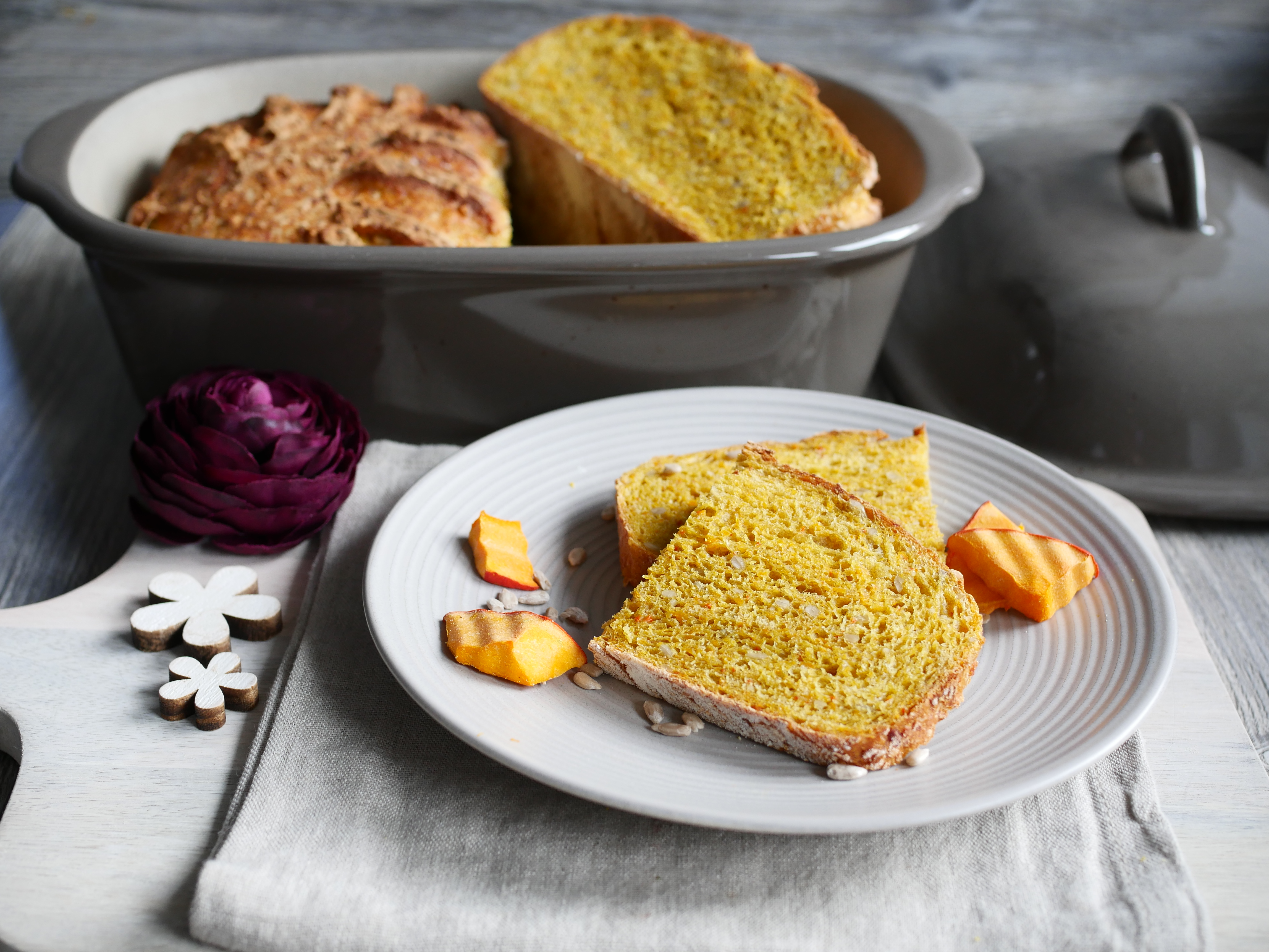 Kürbisbrot mit Saaten