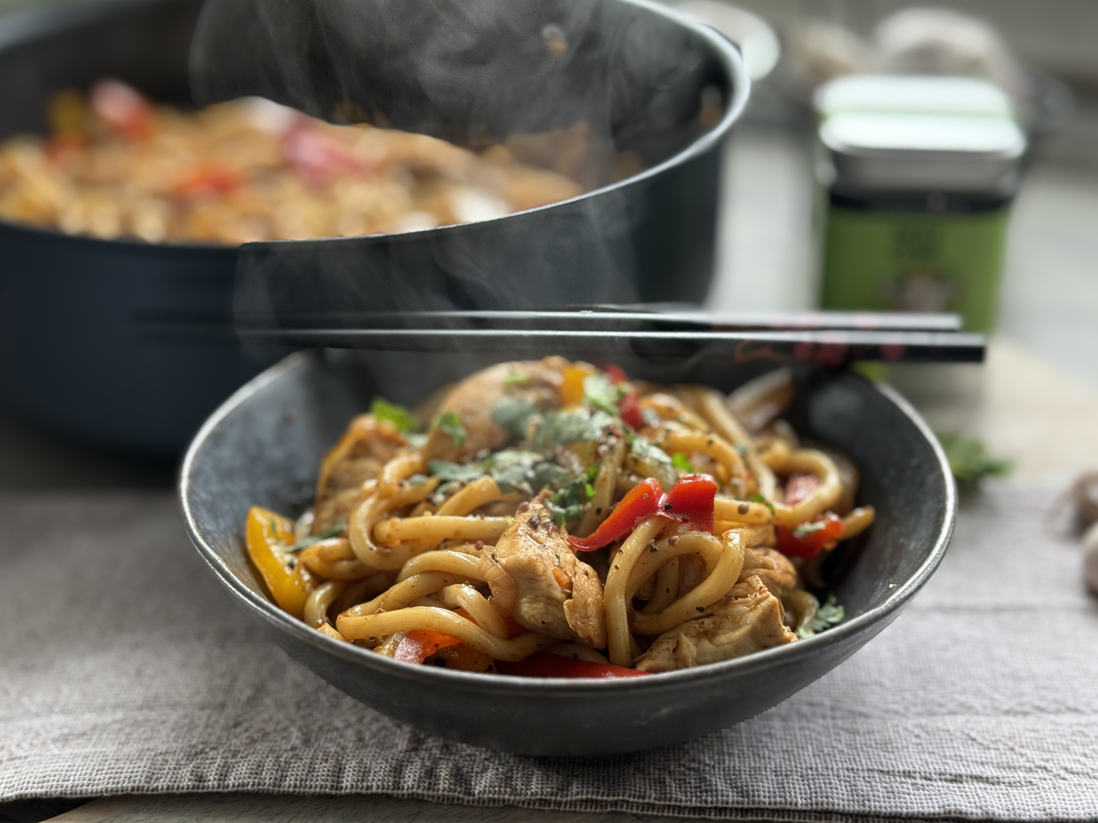 Udon-Pfeffer-Hähnchen