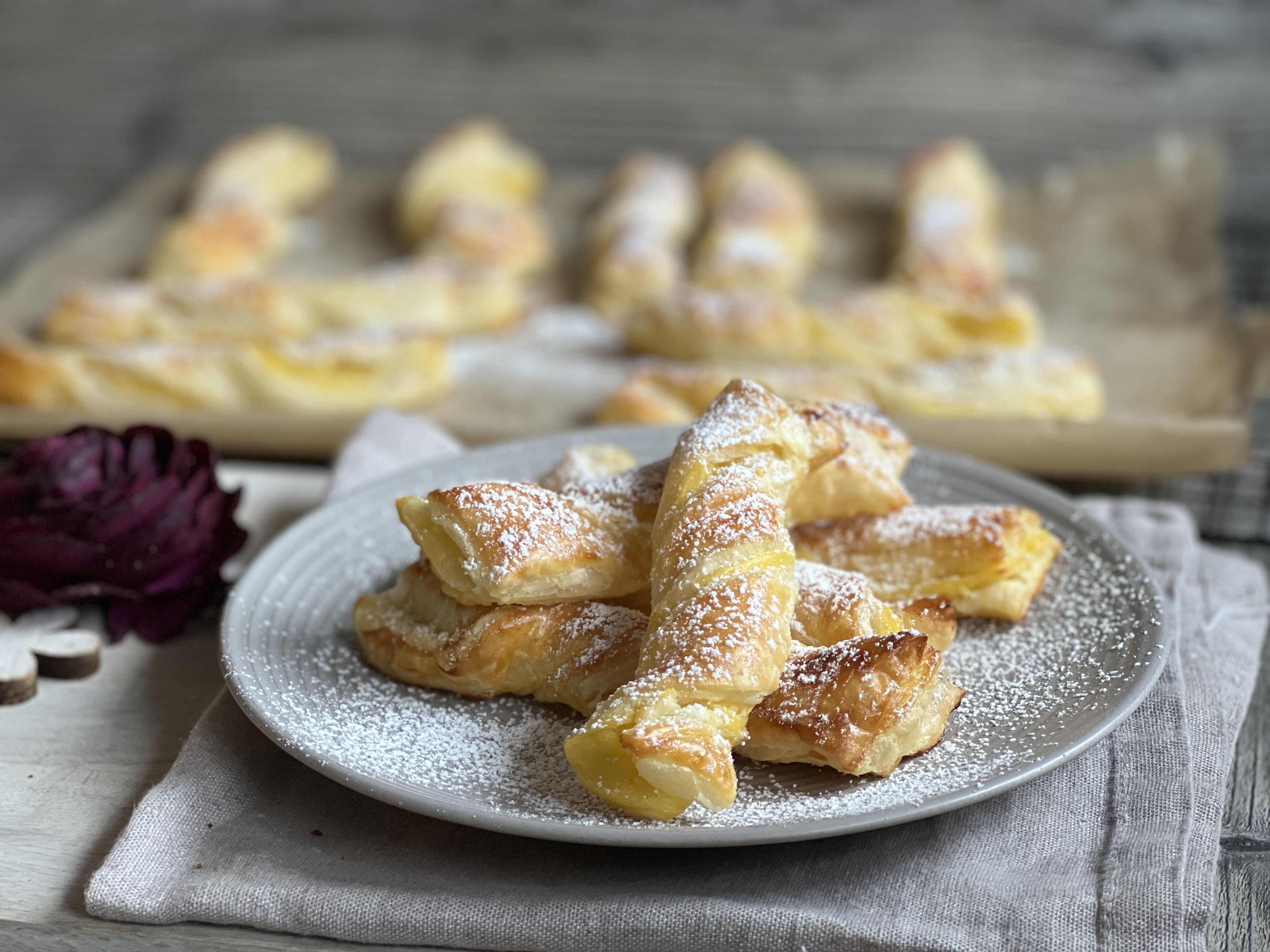 Blätterteig-Pudding-Stangen